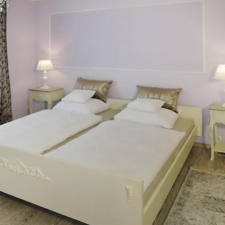 Luxure With Private Pool In