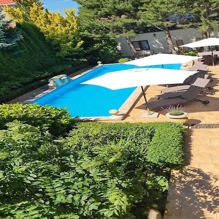 Luxure With Private Pool In